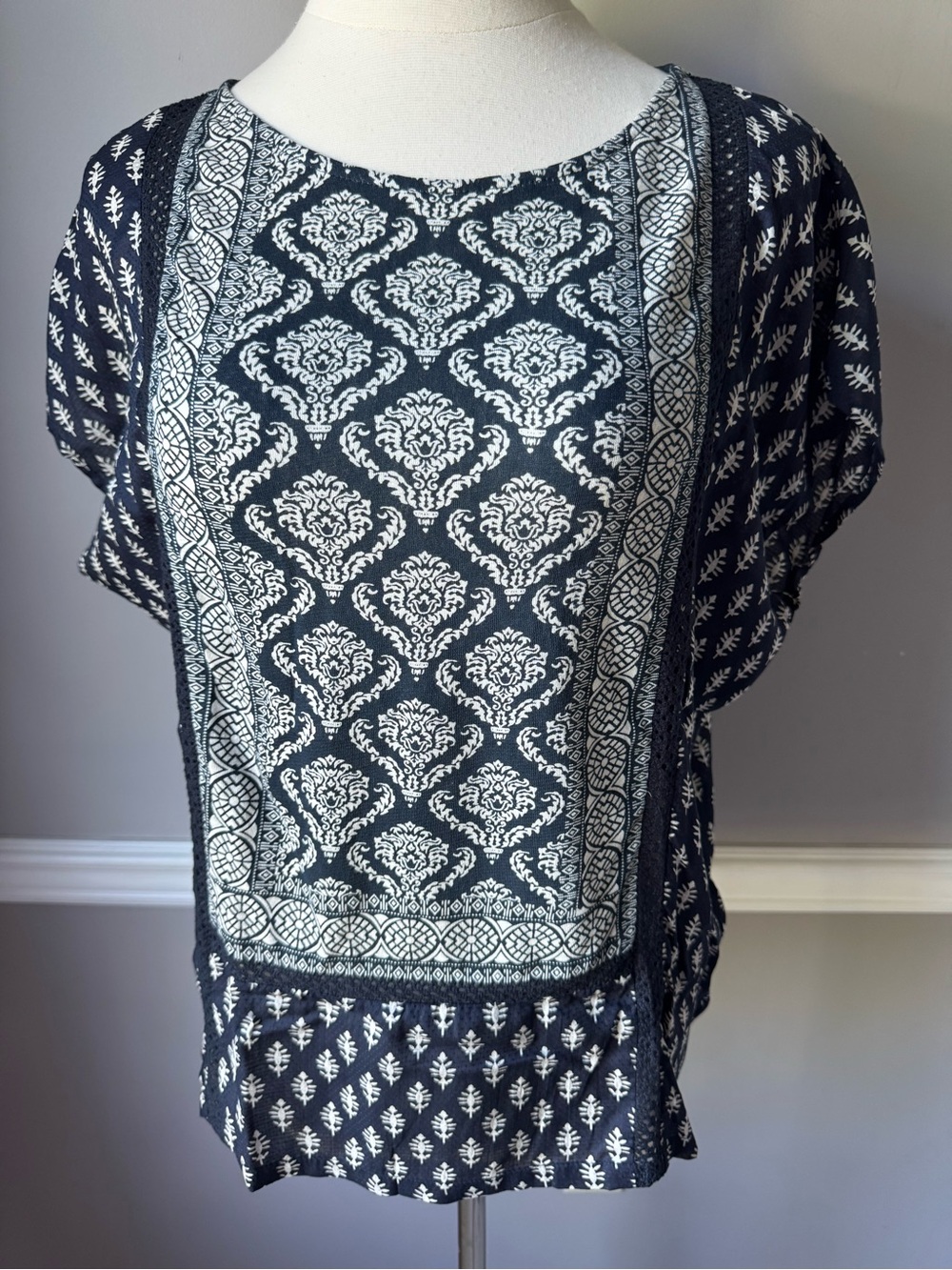 Lucky Brand Navy and White Printed Short Sleeve Blouse